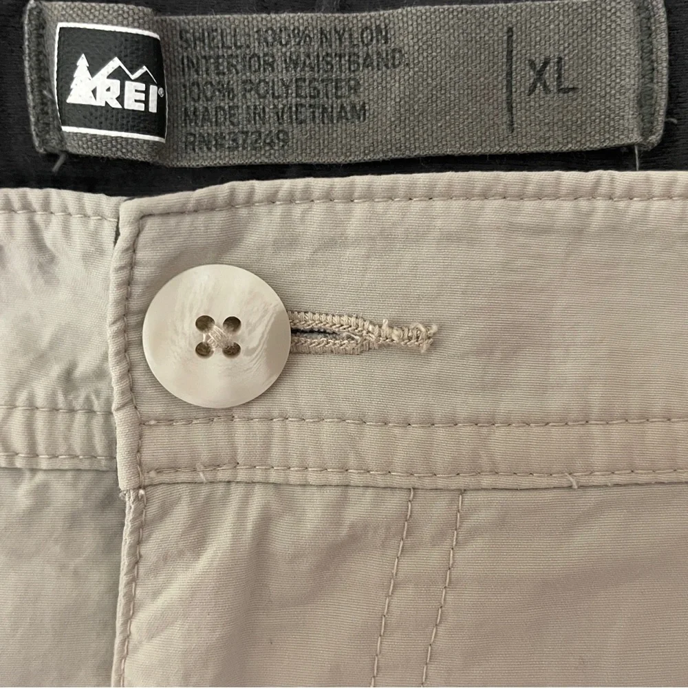 REI Cargo Shorts Men's XL Nylon Hiking Outdoors Camping Lightweight Gorpcore